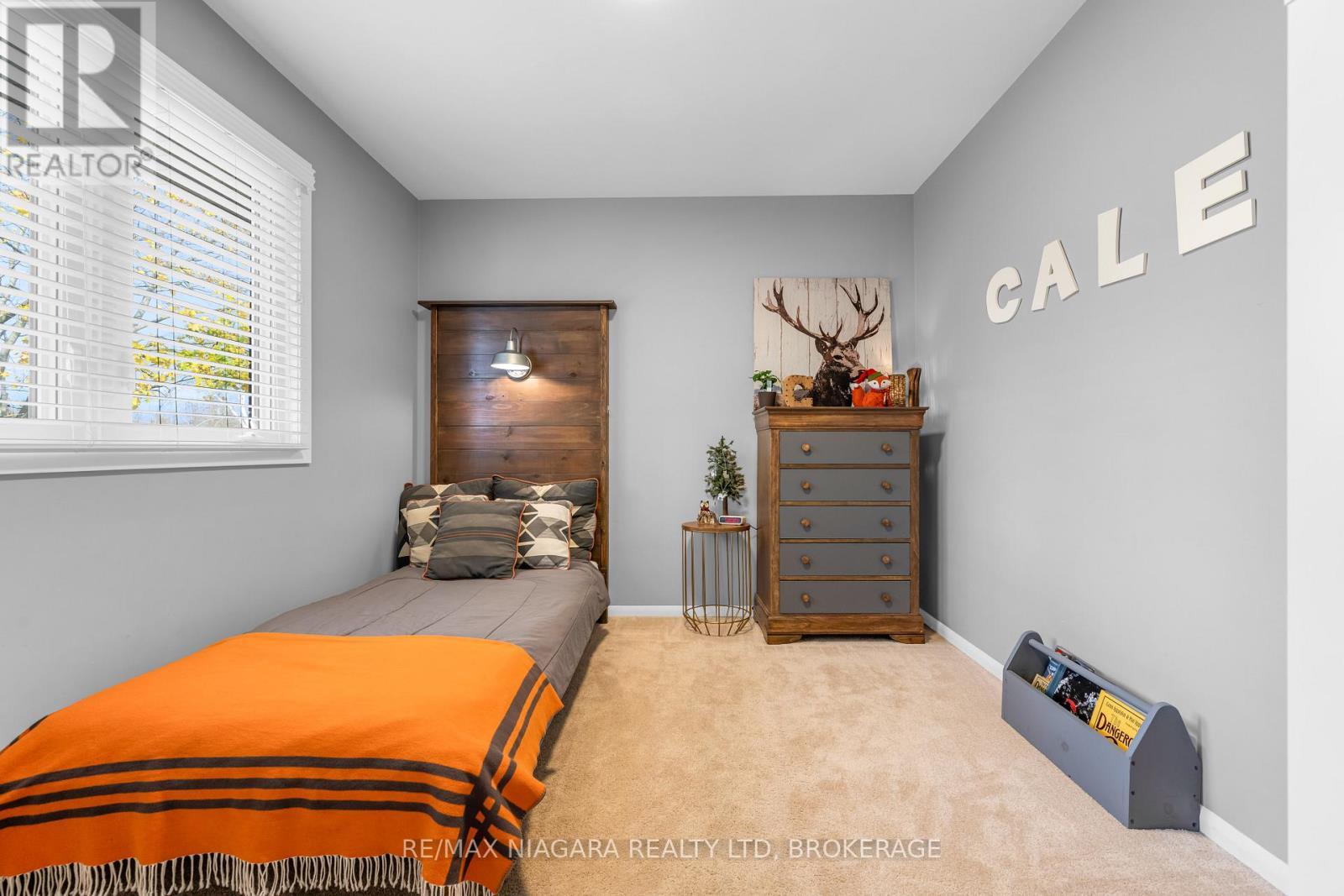 16 Walnut Street, Port Colborne (Sugarloaf), ON - Indoor Photo Showing Bedroom