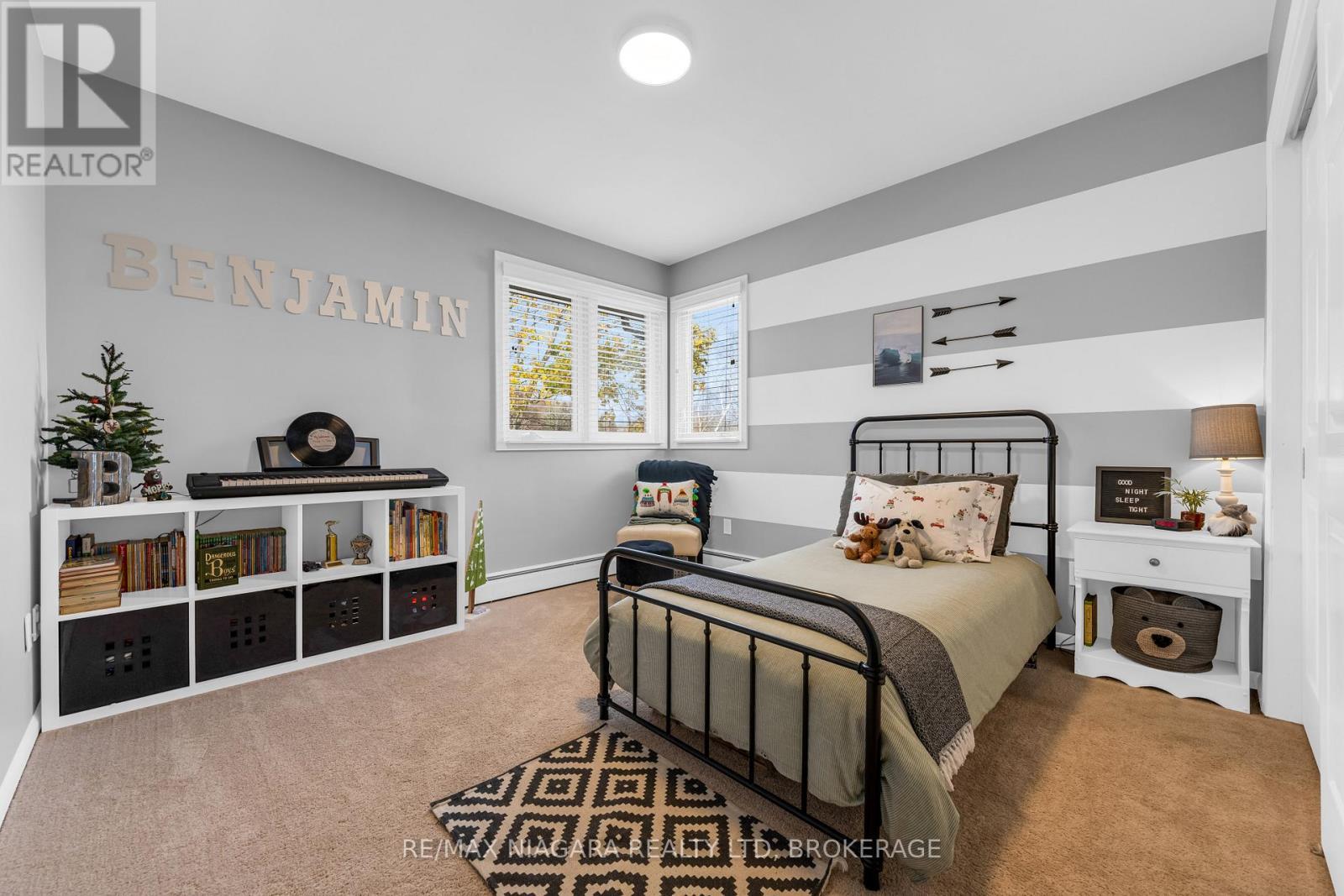 16 Walnut Street, Port Colborne (Sugarloaf), ON - Indoor Photo Showing Bedroom
