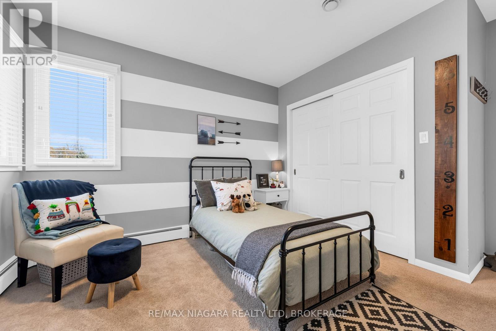 16 Walnut Street, Port Colborne (Sugarloaf), ON - Indoor Photo Showing Bedroom