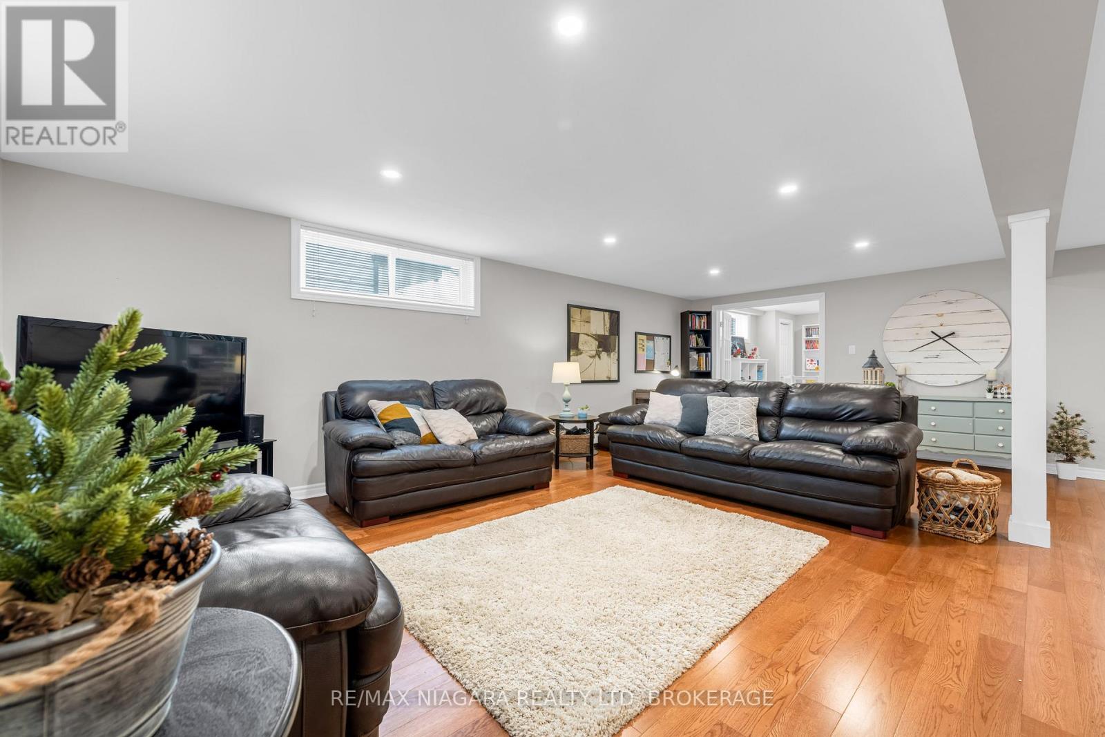 16 Walnut Street, Port Colborne (Sugarloaf), ON - Indoor