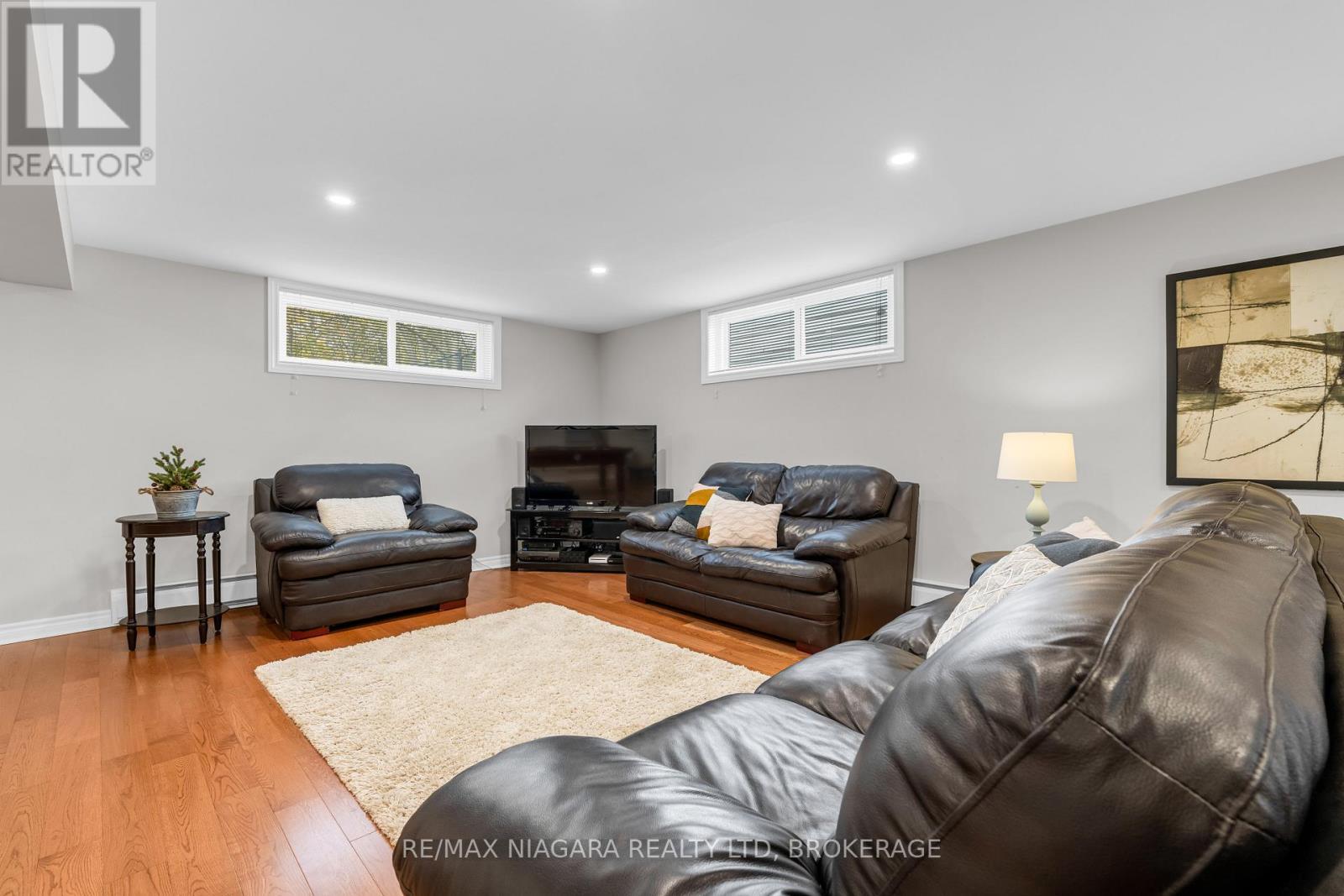 16 Walnut Street, Port Colborne (Sugarloaf), ON - Indoor