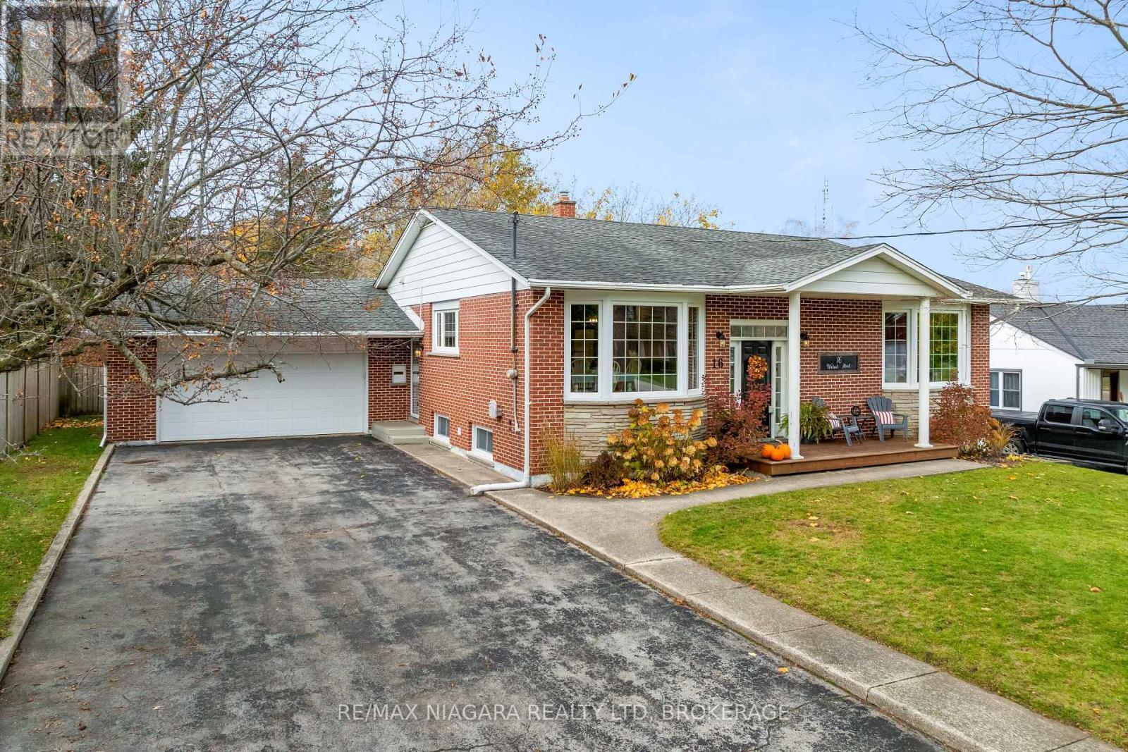 16 Walnut Street, Port Colborne (Sugarloaf), ON - Outdoor