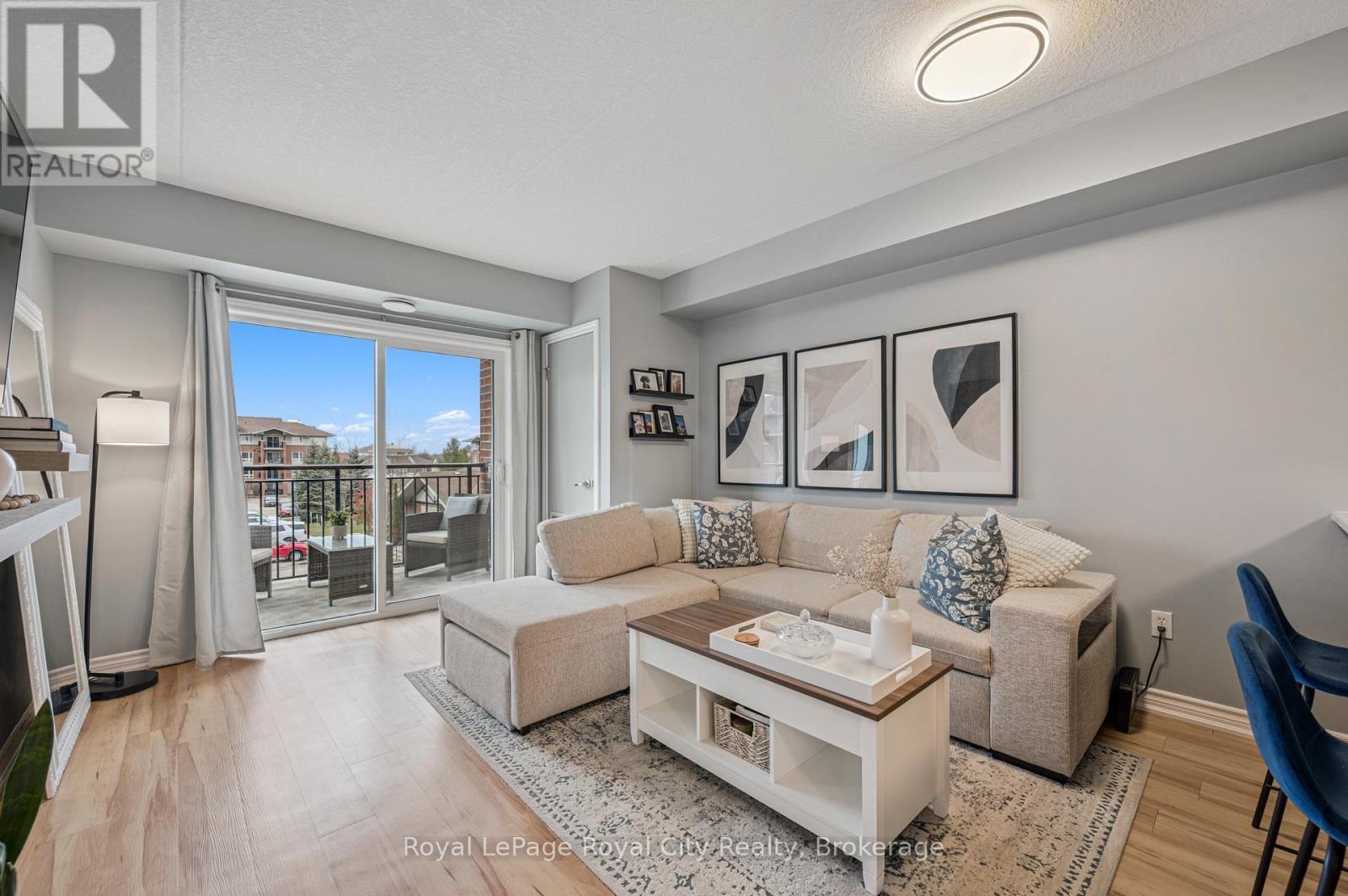 309 - 41 Goodwin Drive, Guelph (Pineridge/Westminster Woods), ON - Indoor Photo Showing Living Room