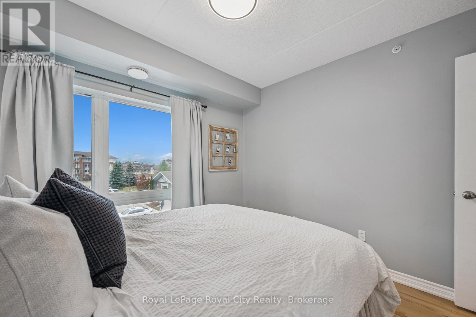 309 - 41 Goodwin Drive, Guelph (Pineridge/Westminster Woods), ON - Indoor Photo Showing Bedroom