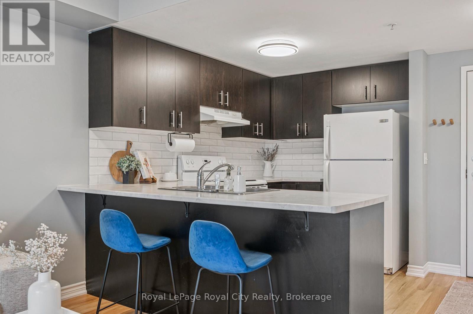 309 - 41 Goodwin Drive, Guelph (Pineridge/Westminster Woods), ON - Indoor Photo Showing Kitchen