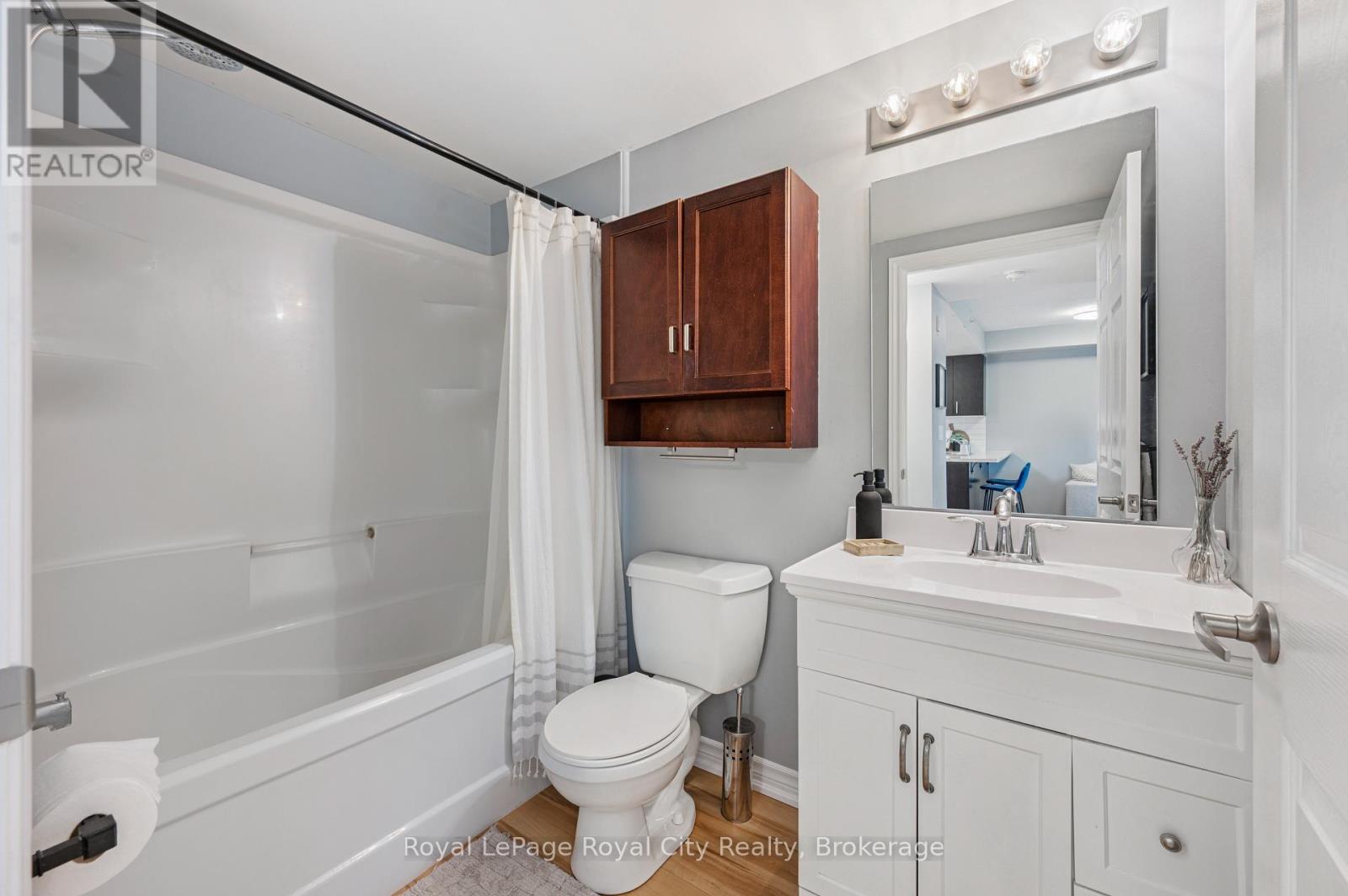 309 - 41 Goodwin Drive, Guelph (Pineridge/Westminster Woods), ON - Indoor Photo Showing Bathroom
