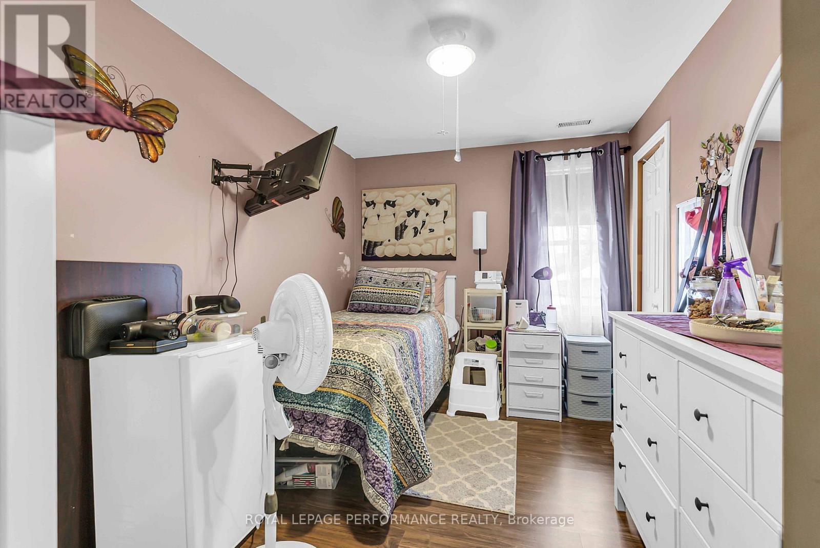 725 Gloucester Street N, Cornwall, ON - Indoor