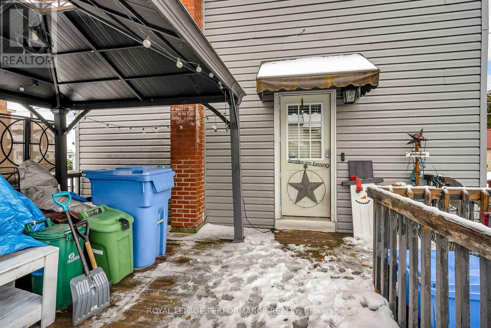 725 Gloucester Street N, Cornwall, ON - Outdoor With Exterior