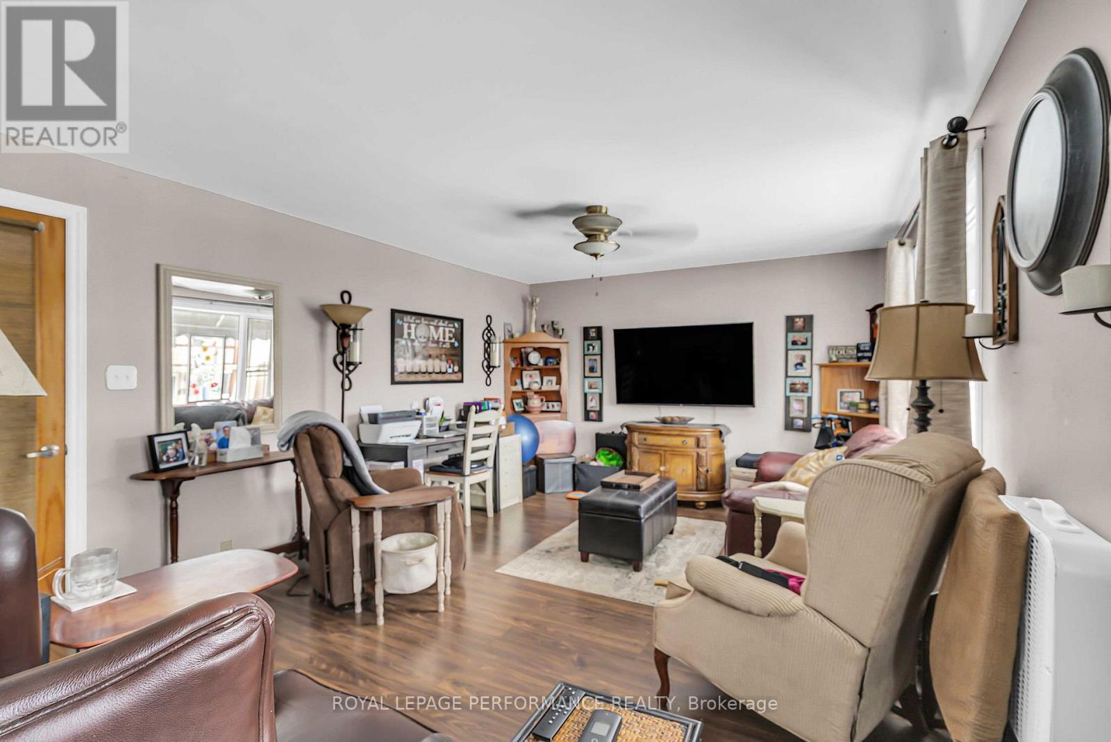 725 Gloucester Street N, Cornwall, ON - Indoor Photo Showing Other Room