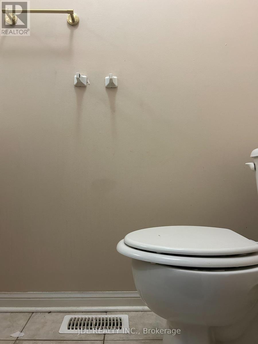 233A Rouge River Dr Drive, Toronto, ON - Indoor Photo Showing Bathroom