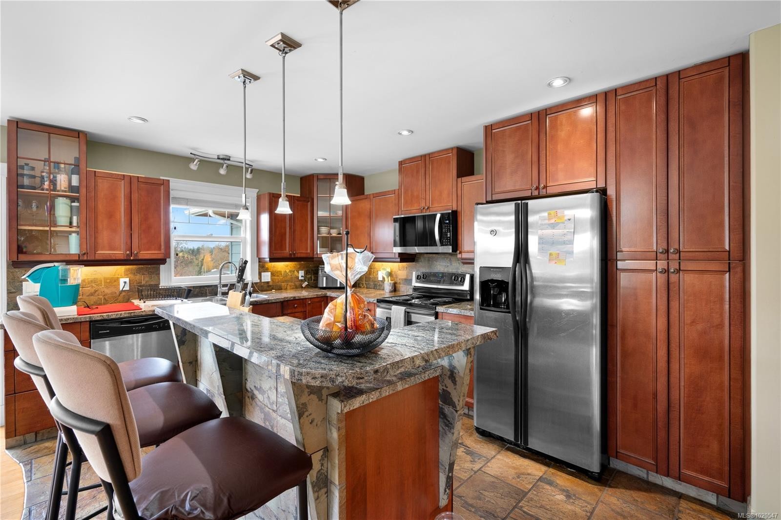 4012 Rainbow St, Saanich, BC