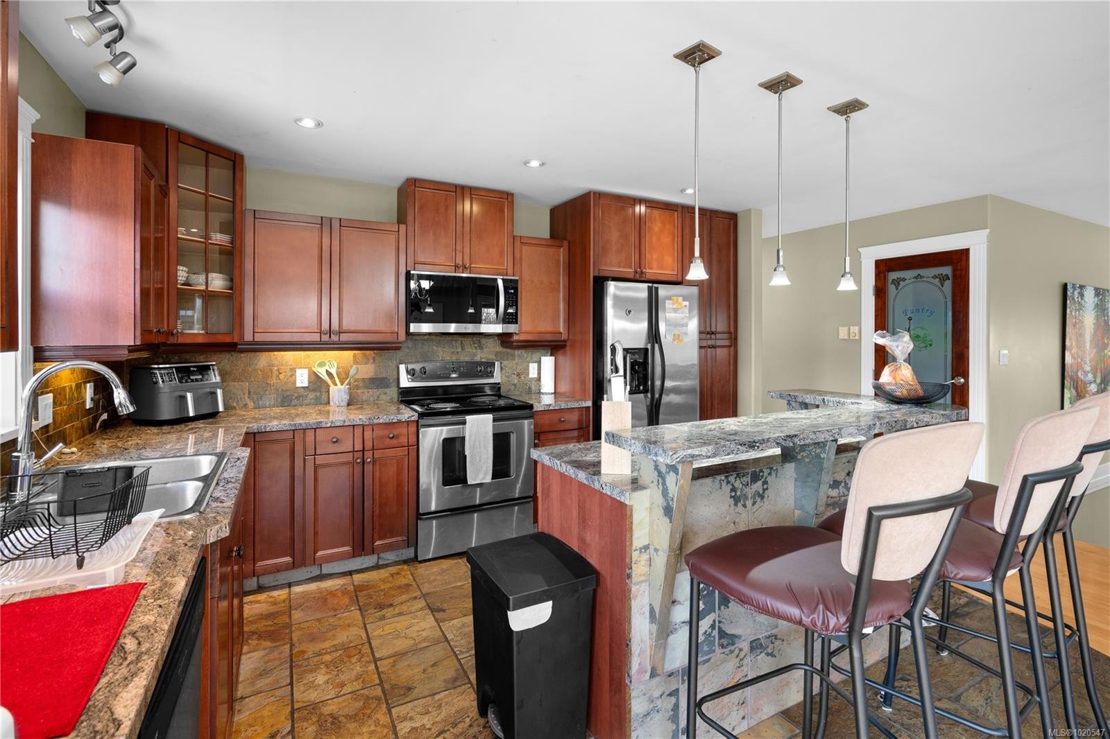 4012 Rainbow St, Saanich, BC