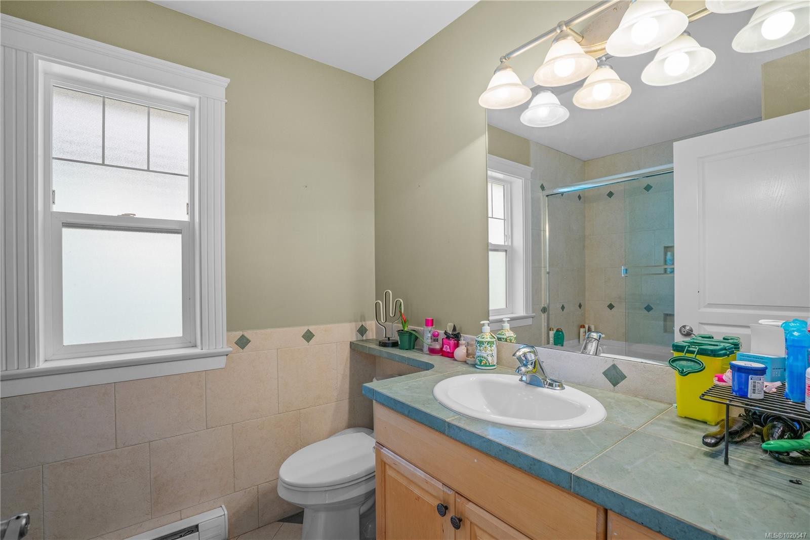 4012 Rainbow St, Saanich, BC