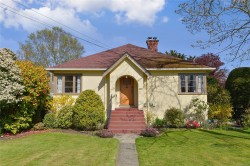 1375 Monterey Ave Oak Bay, BC V8S 4V9