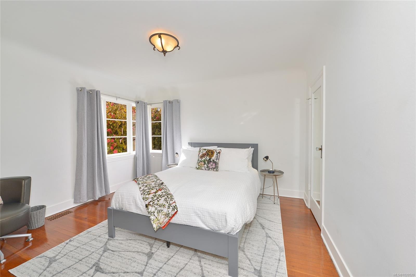 1375 Monterey Ave, Oak Bay, BC