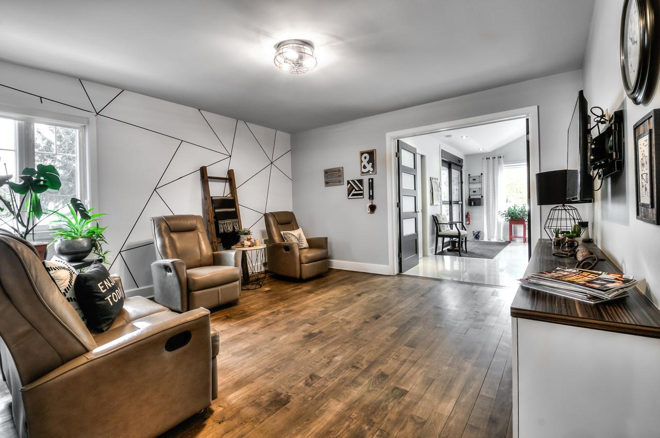 Salon - 249 Rue St-Henri, Napierville, QC - Indoor Photo Showing Living Room