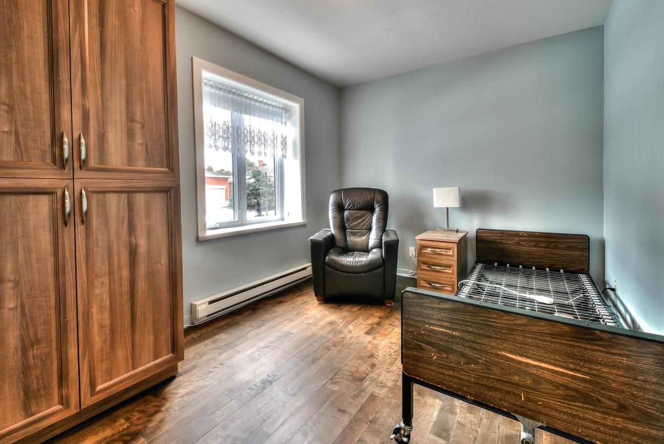 Chambre à coucher - 249 Rue St-Henri, Napierville, QC - Indoor Photo Showing Bedroom