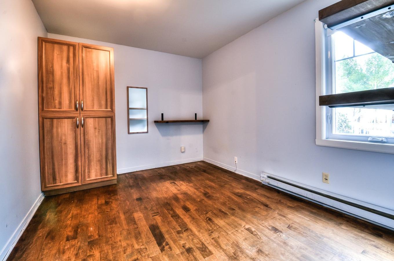 Chambre à coucher - 249 Rue St-Henri, Napierville, QC - Indoor Photo Showing Other Room