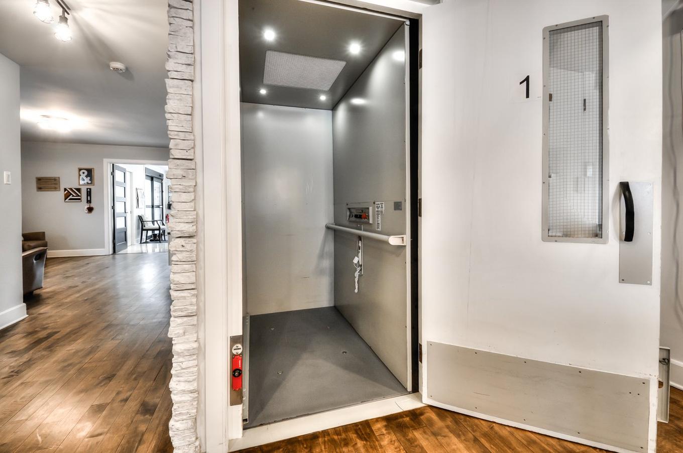 Ascenseur - 249 Rue St-Henri, Napierville, QC - Indoor Photo Showing Other Room