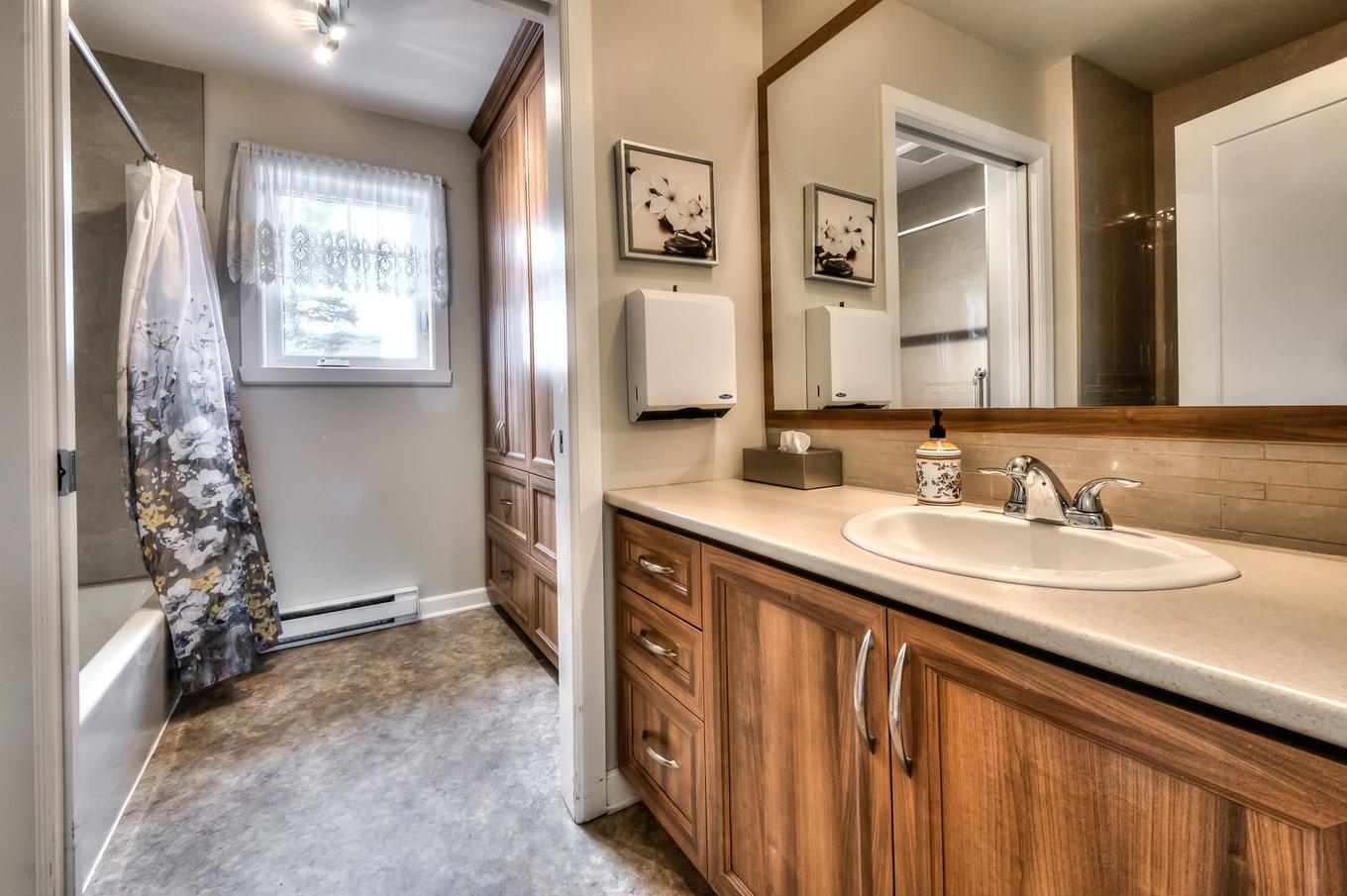 Salle de bains - 249 Rue St-Henri, Napierville, QC - Indoor Photo Showing Bathroom