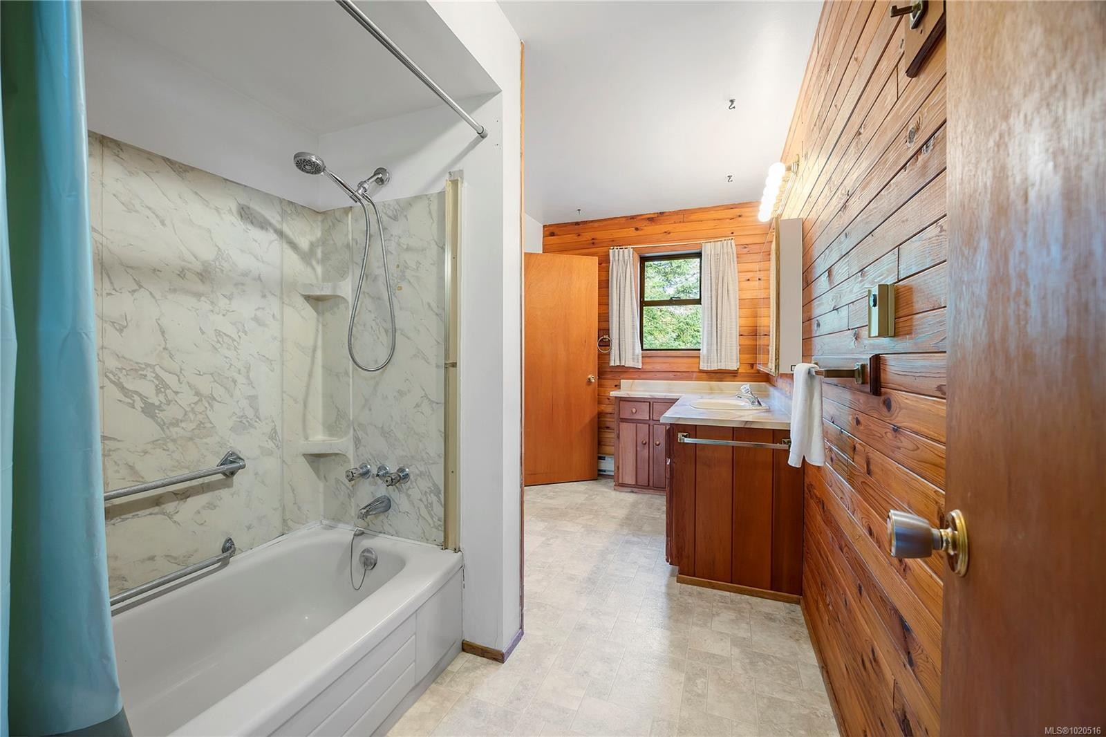 856 Reid Rd, Parksville, BC