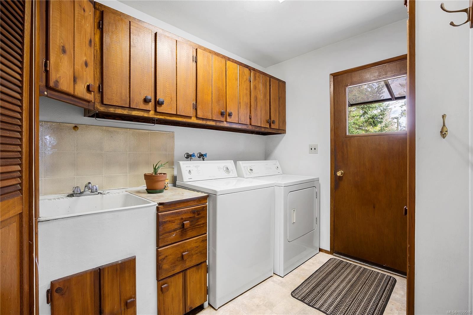 856 Reid Rd, Parksville, BC