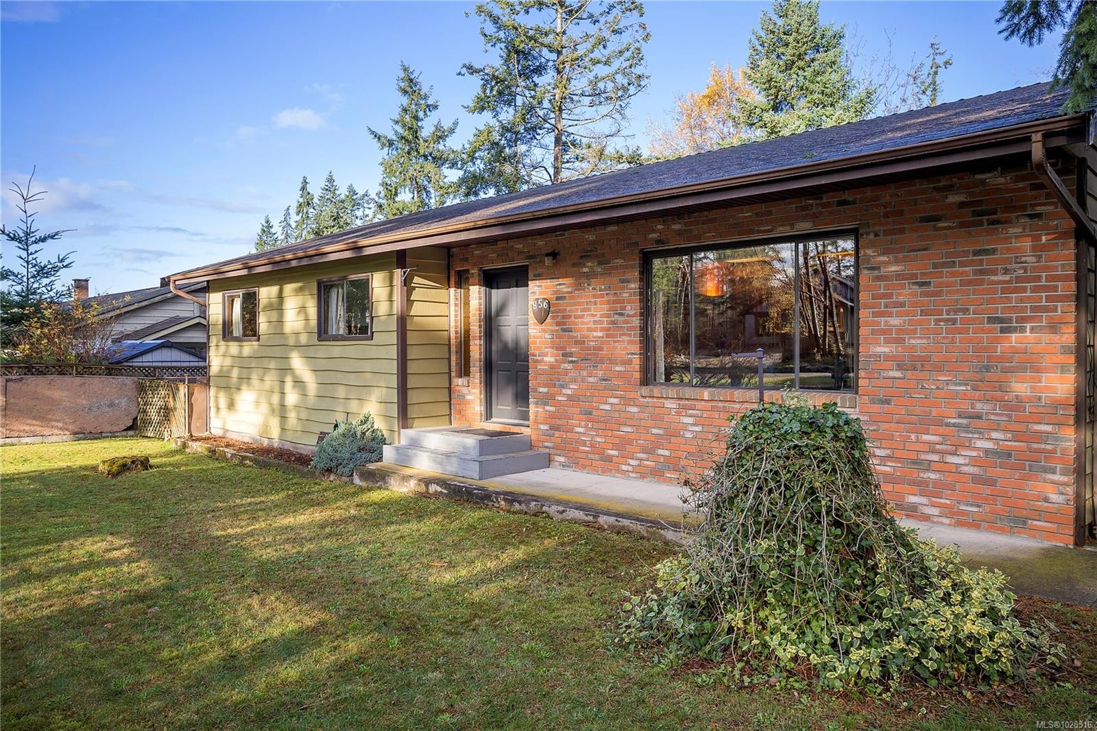 856 Reid Rd, Parksville, BC