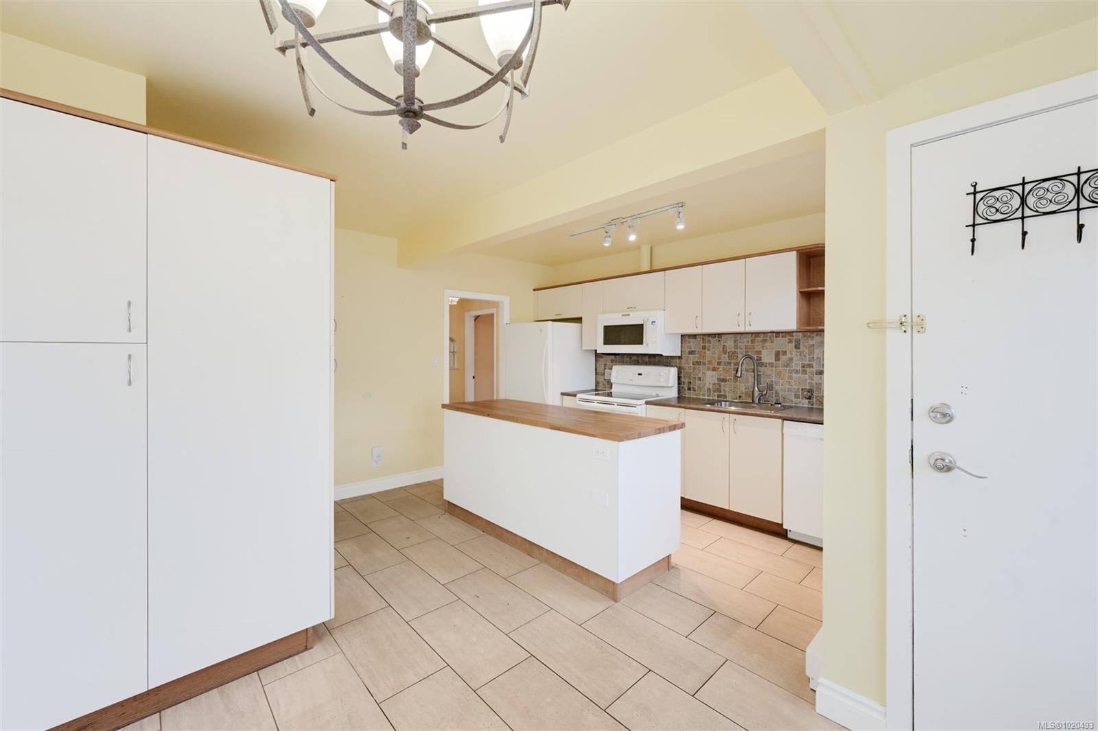 3312 Kingsley St, Saanich, BC