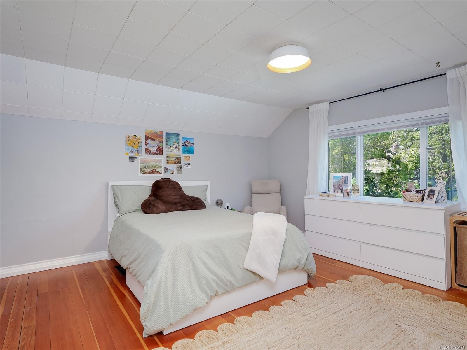 1650 Hampshire Rd, Oak Bay, BC