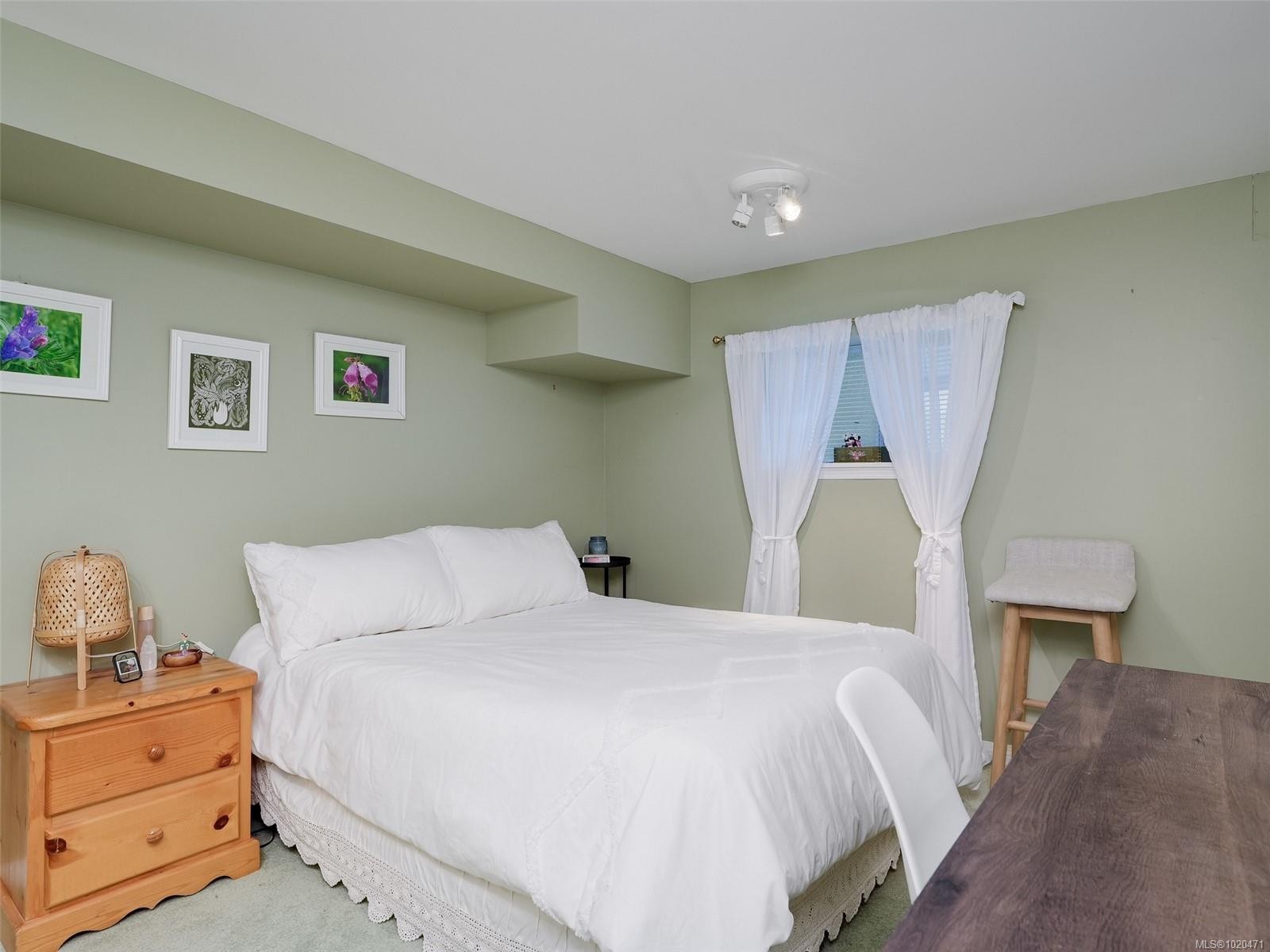 1650 Hampshire Rd, Oak Bay, BC