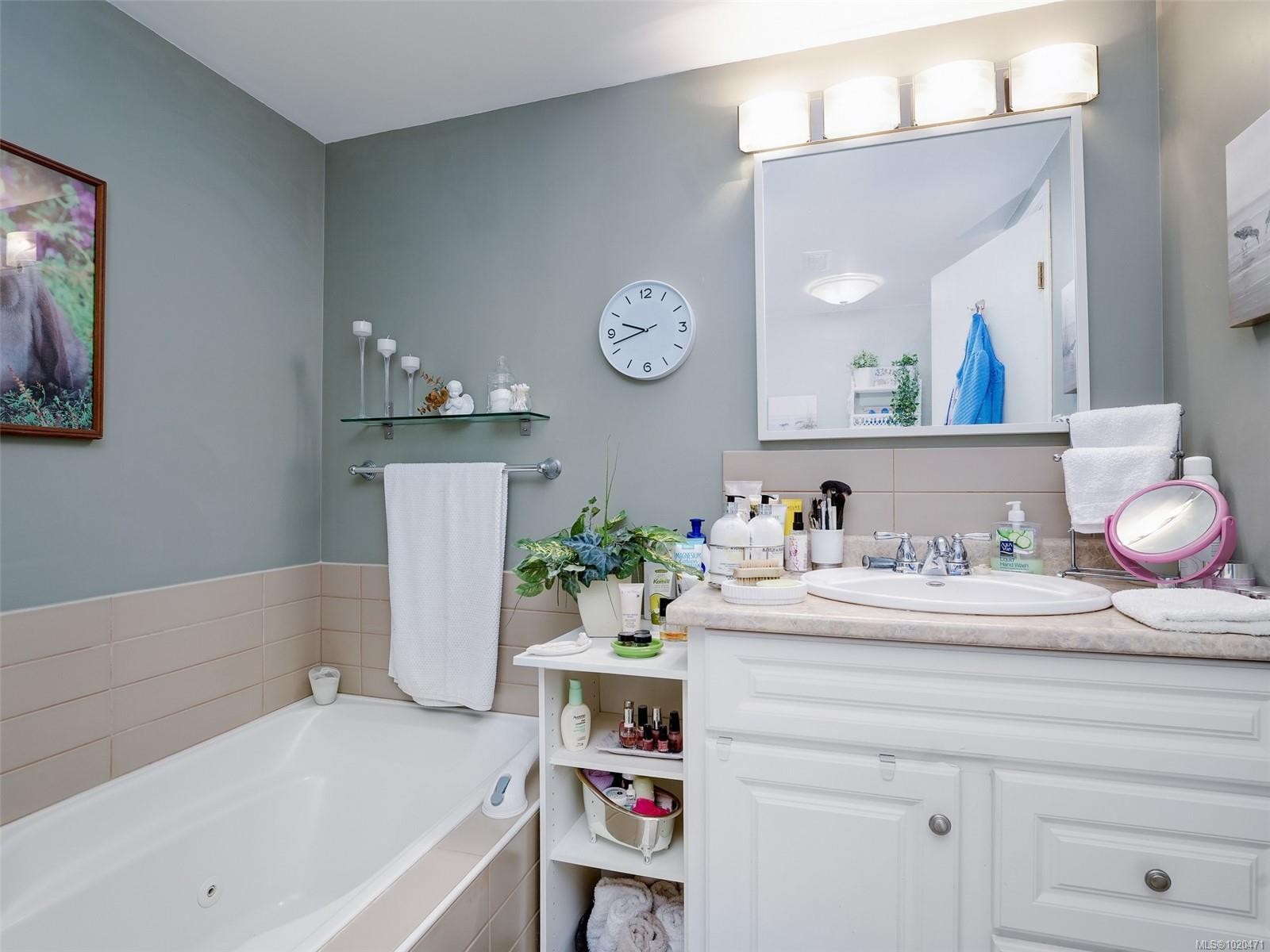 1650 Hampshire Rd, Oak Bay, BC