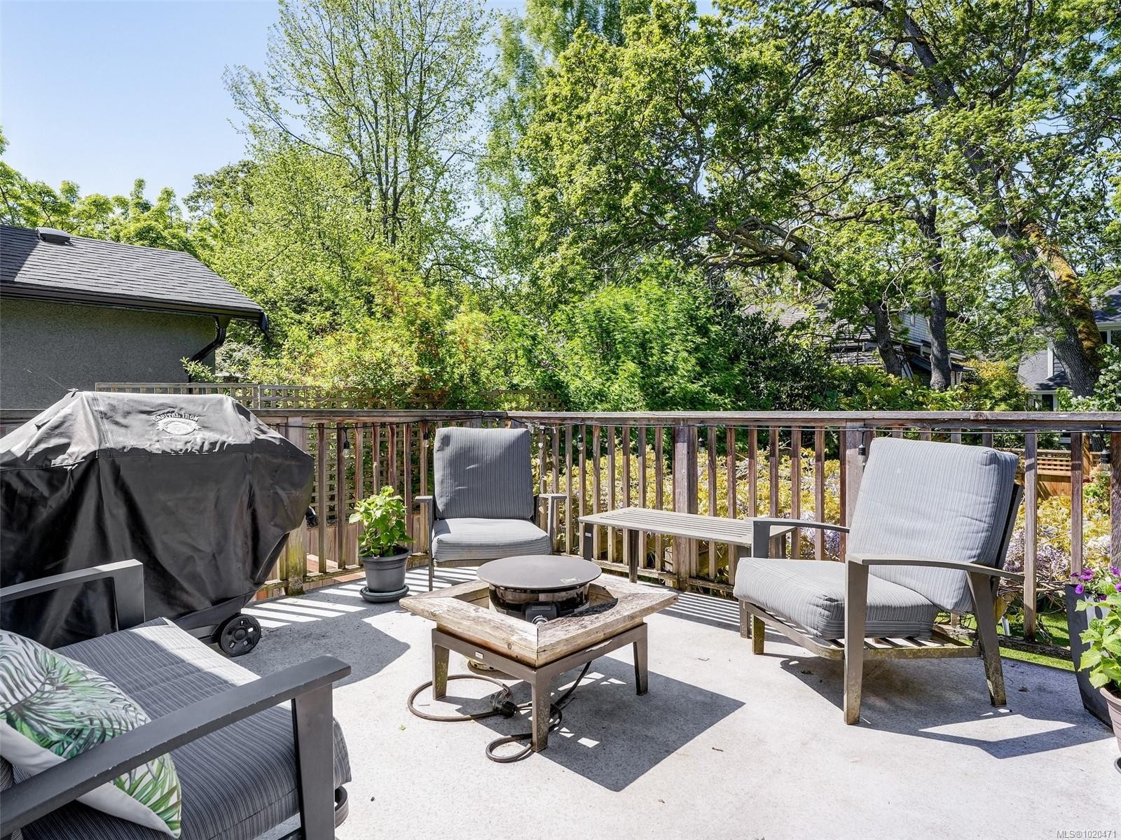 1650 Hampshire Rd, Oak Bay, BC