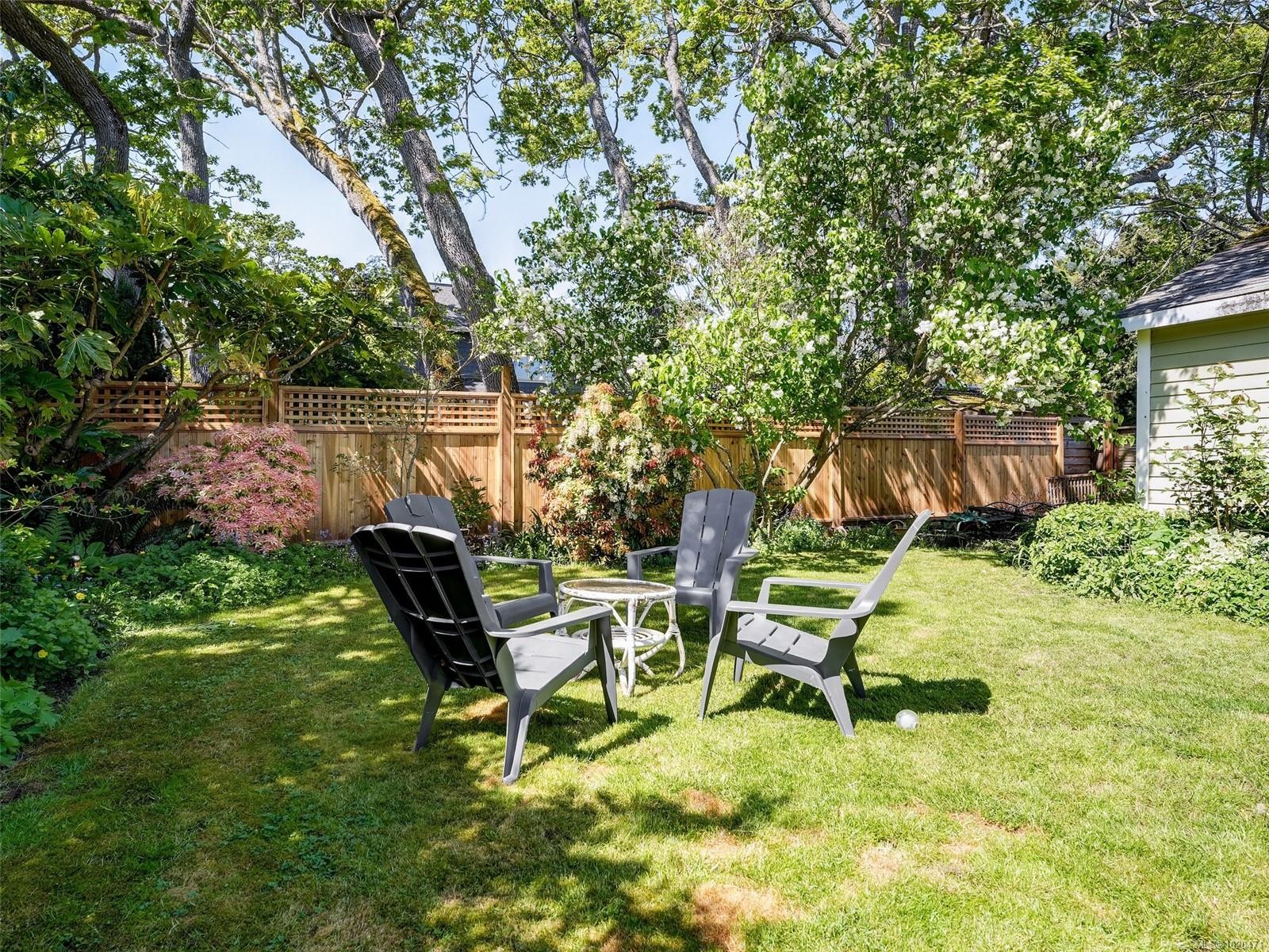 1650 Hampshire Rd, Oak Bay, BC