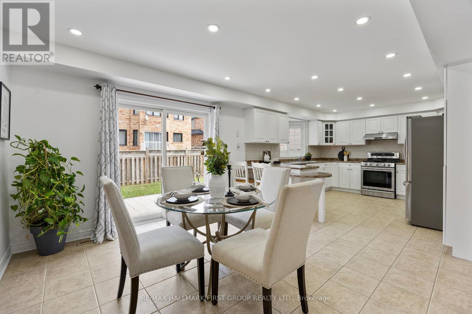 19 Ballgrove Crescent, Ajax, ON - Indoor Photo Showing Other Room