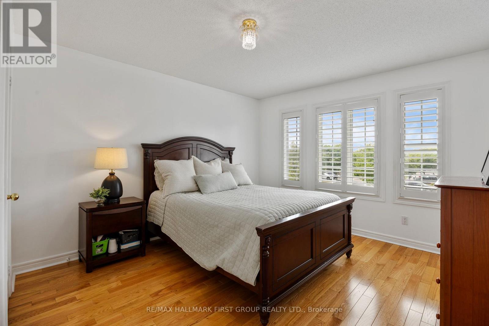 19 Ballgrove Crescent, Ajax, ON - Indoor Photo Showing Bedroom
