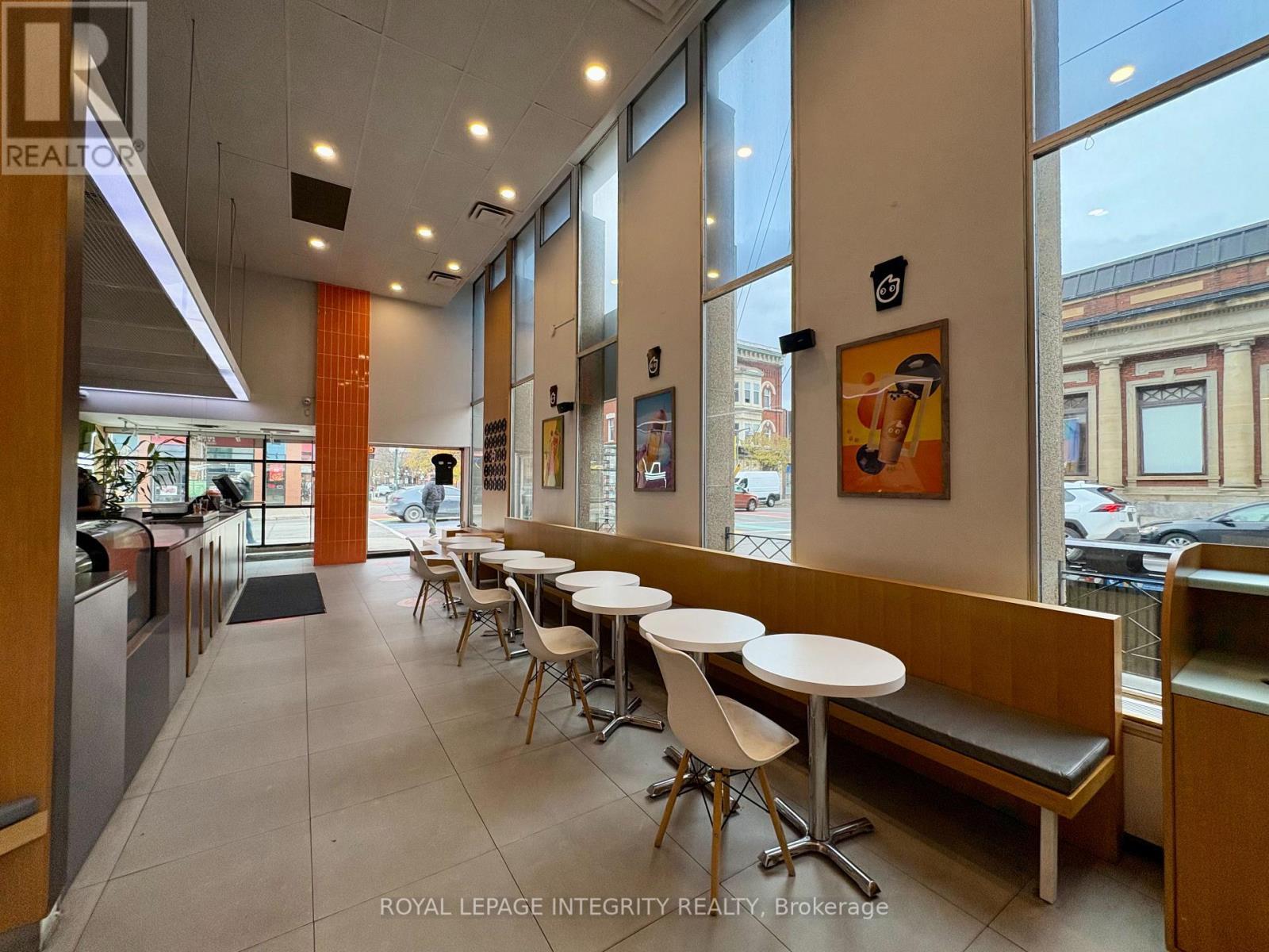 290 Bank Street, Ottawa, ON