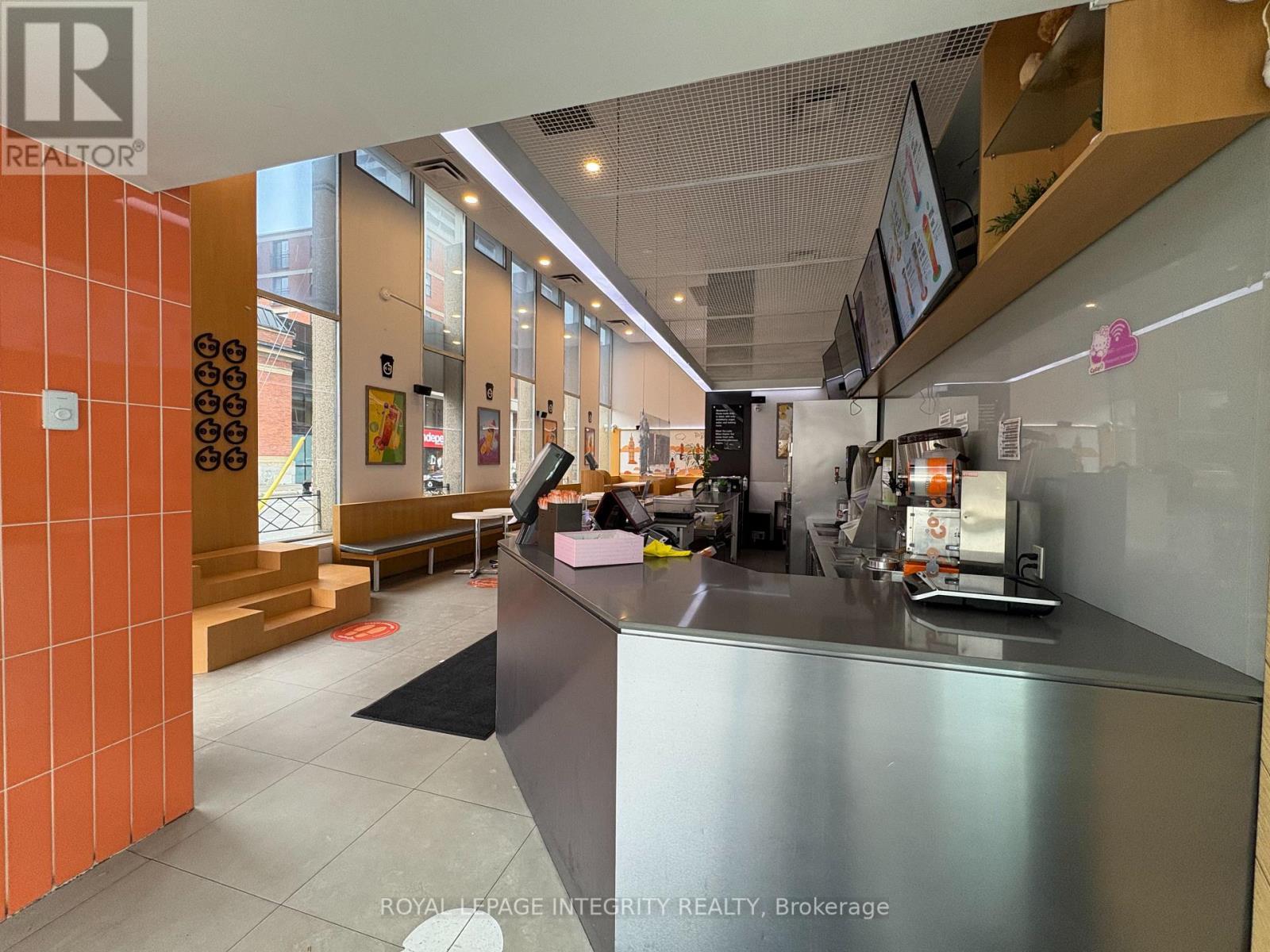 290 Bank Street, Ottawa, ON