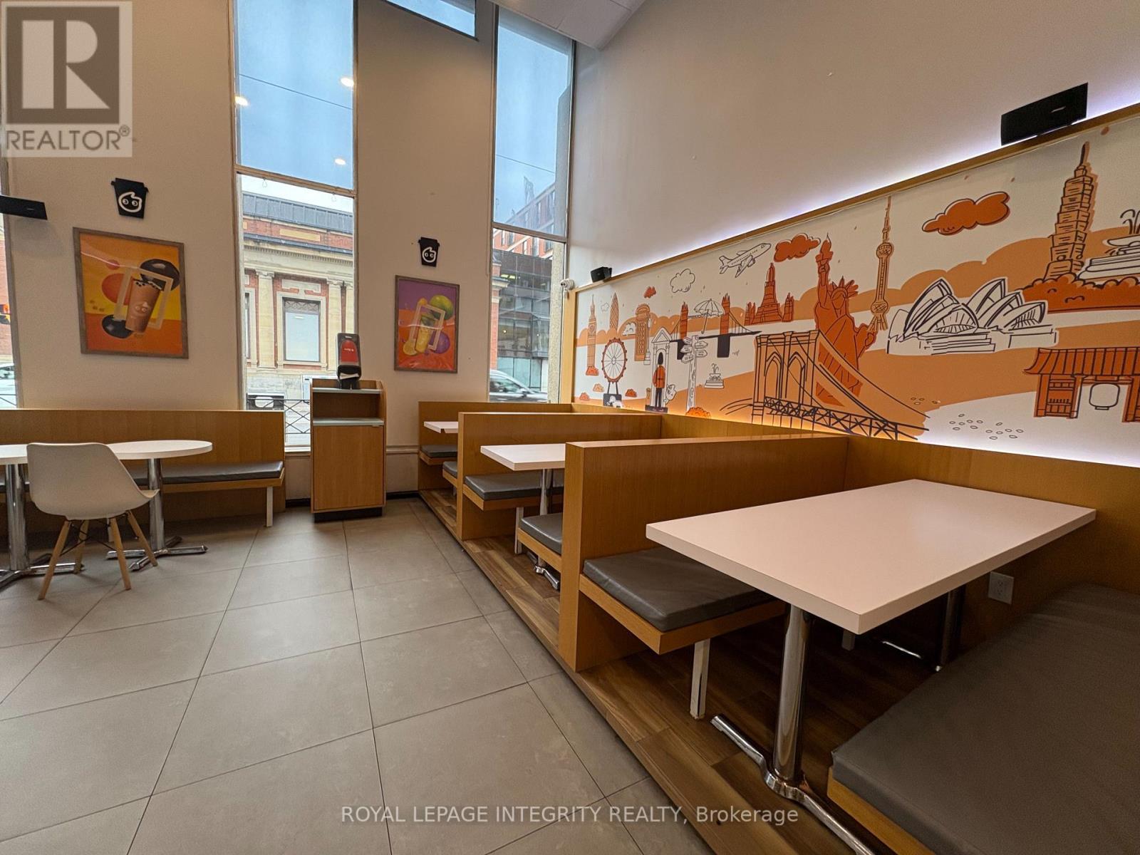 290 Bank Street, Ottawa, ON