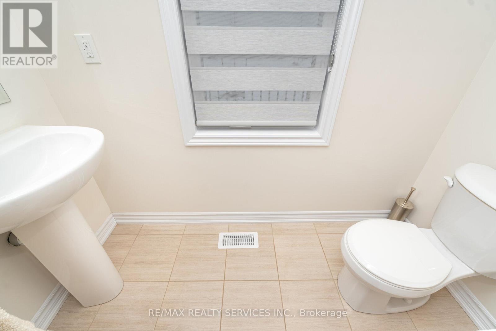 10 Conboy Drive, Erin, ON - Indoor Photo Showing Bathroom