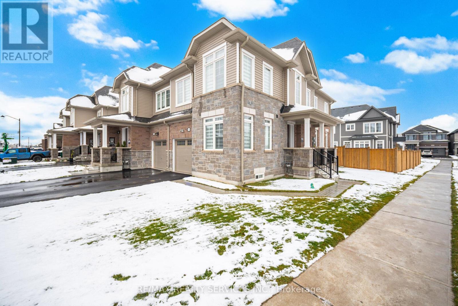 10 Conboy Drive, Erin, ON - Outdoor With Facade