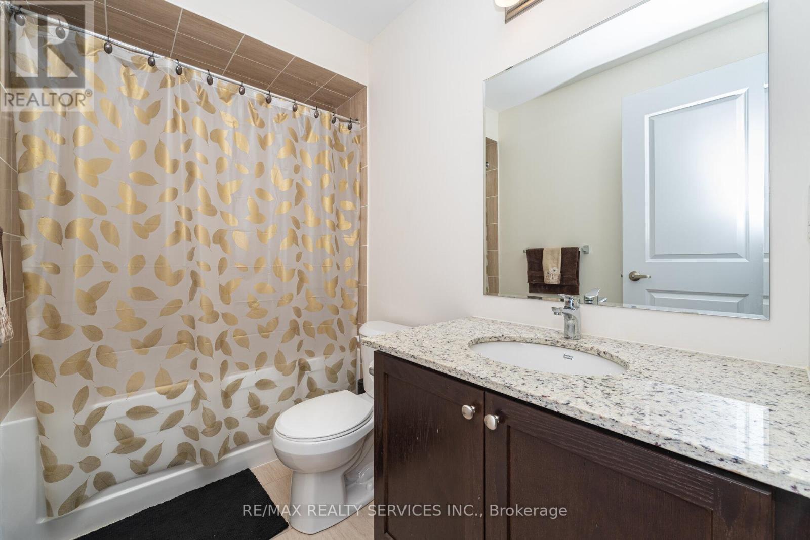 10 Conboy Drive, Erin, ON - Indoor Photo Showing Bathroom