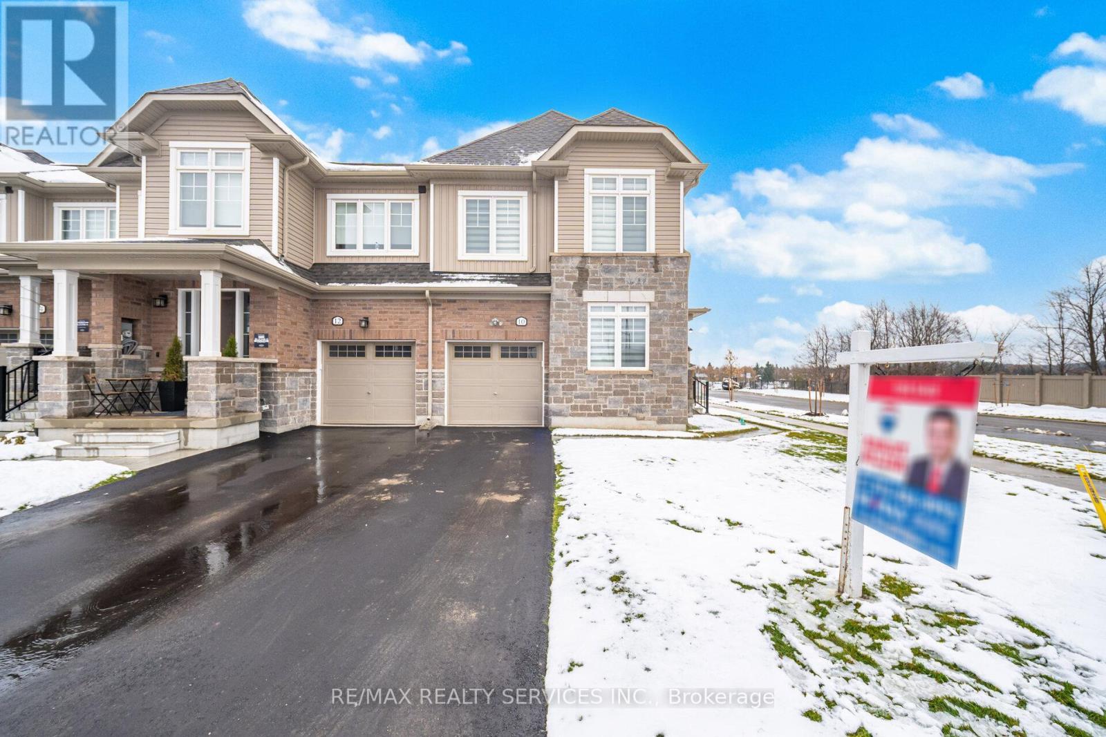 10 Conboy Drive, Erin, ON - Outdoor With Facade