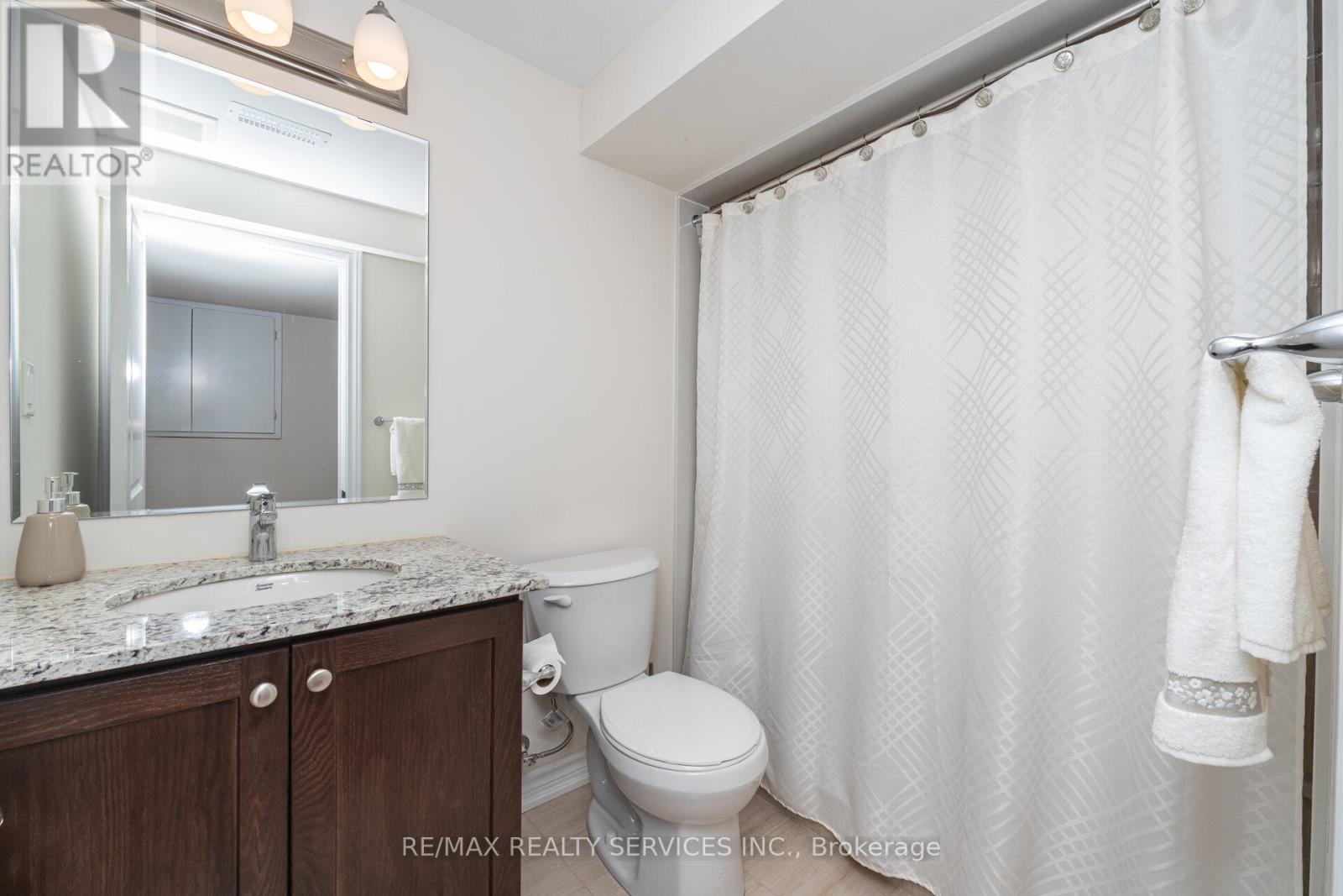 10 Conboy Drive, Erin, ON - Indoor Photo Showing Bathroom