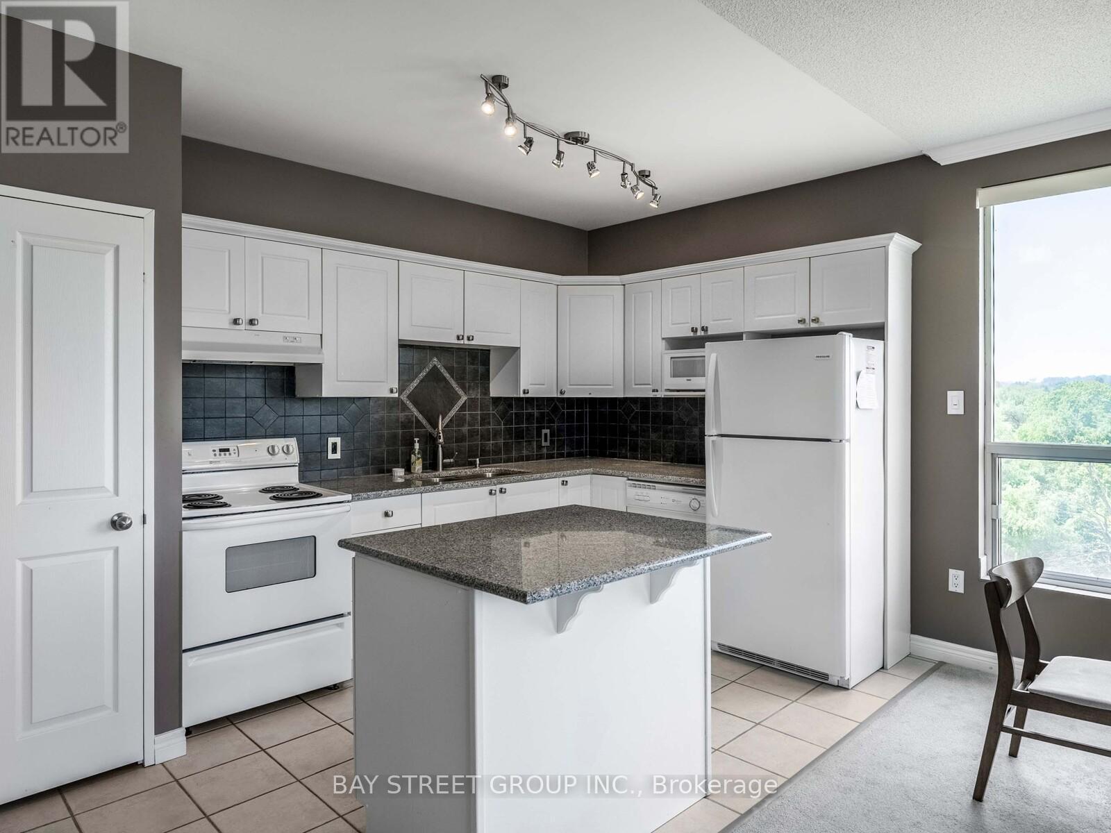 606 - 255 Keats Way, Waterloo, ON - Indoor Photo Showing Kitchen With Double Sink