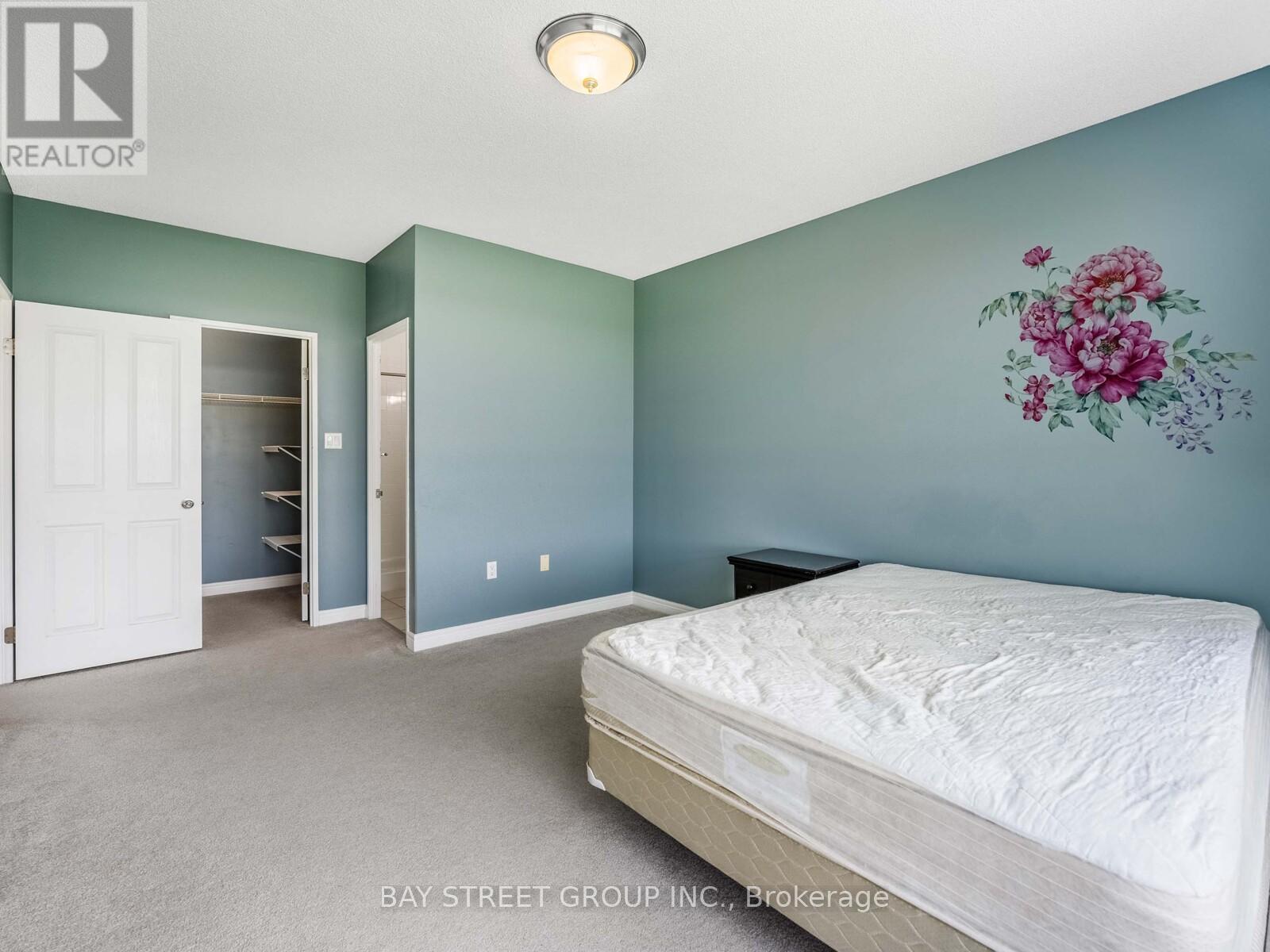 606 - 255 Keats Way, Waterloo, ON - Indoor Photo Showing Bedroom