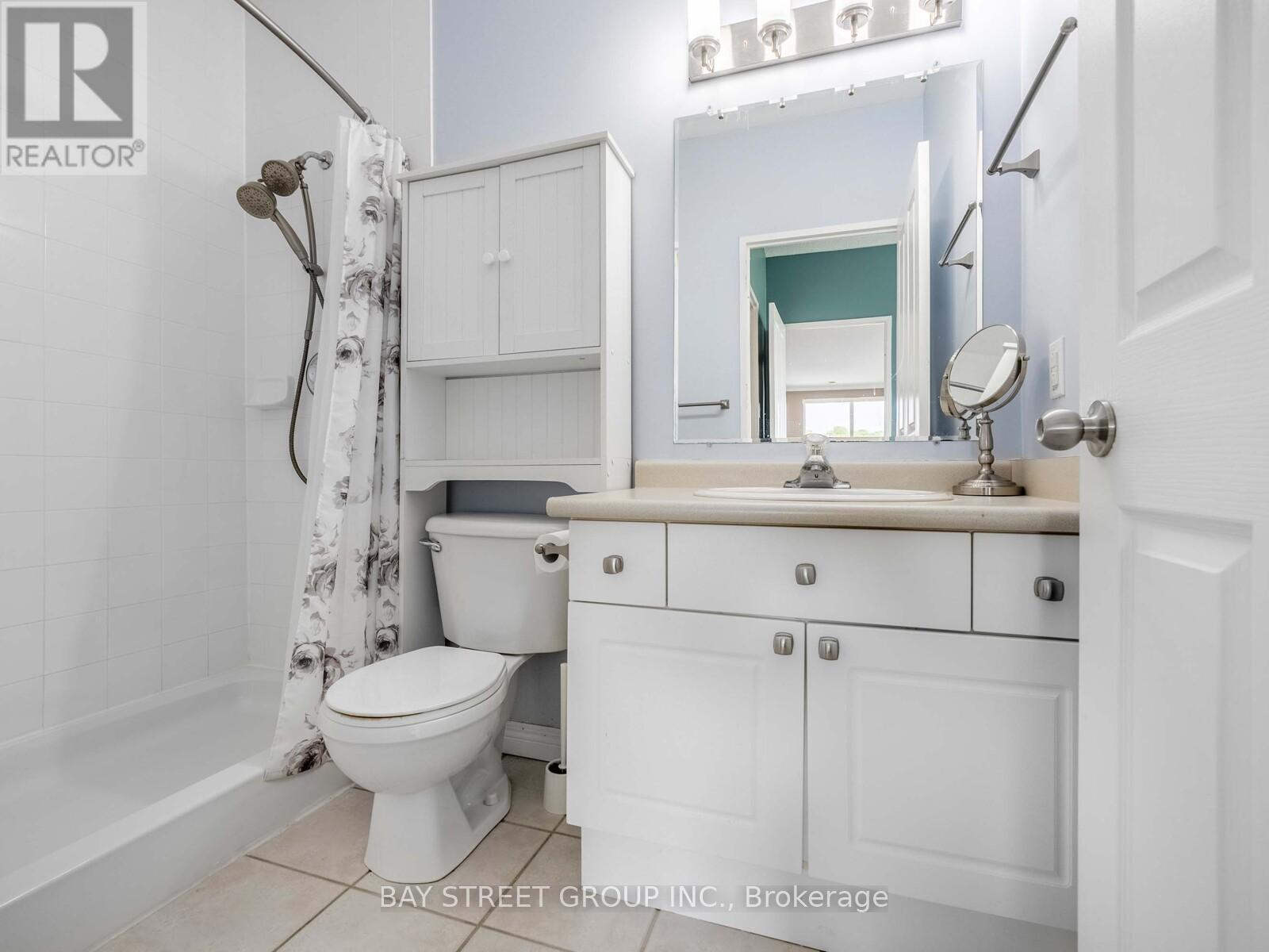 606 - 255 Keats Way, Waterloo, ON - Indoor Photo Showing Bathroom