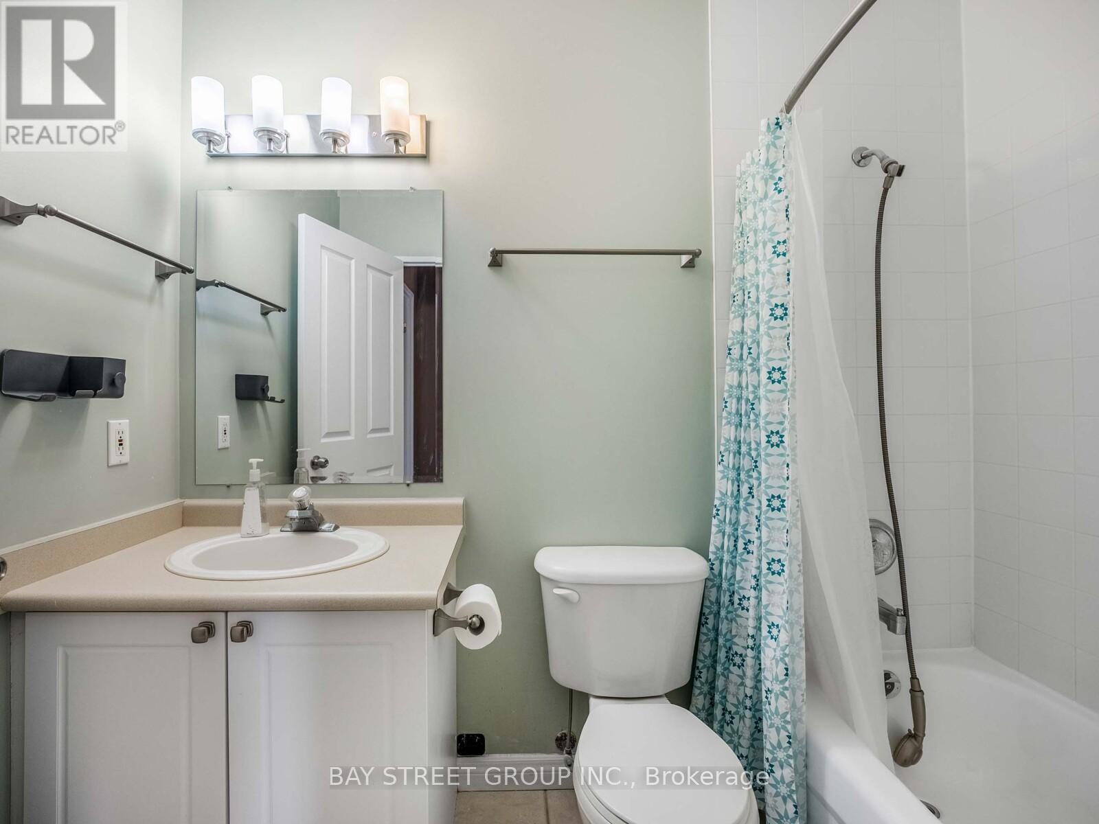 606 - 255 Keats Way, Waterloo, ON - Indoor Photo Showing Bathroom