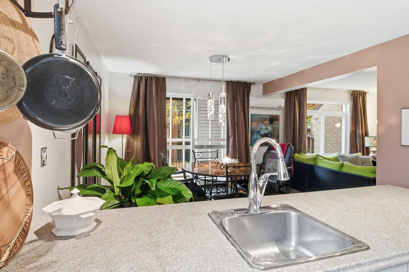 Overall view - 4-20 Rue Normand, Gatineau (Hull), QC - Indoor Photo Showing Kitchen