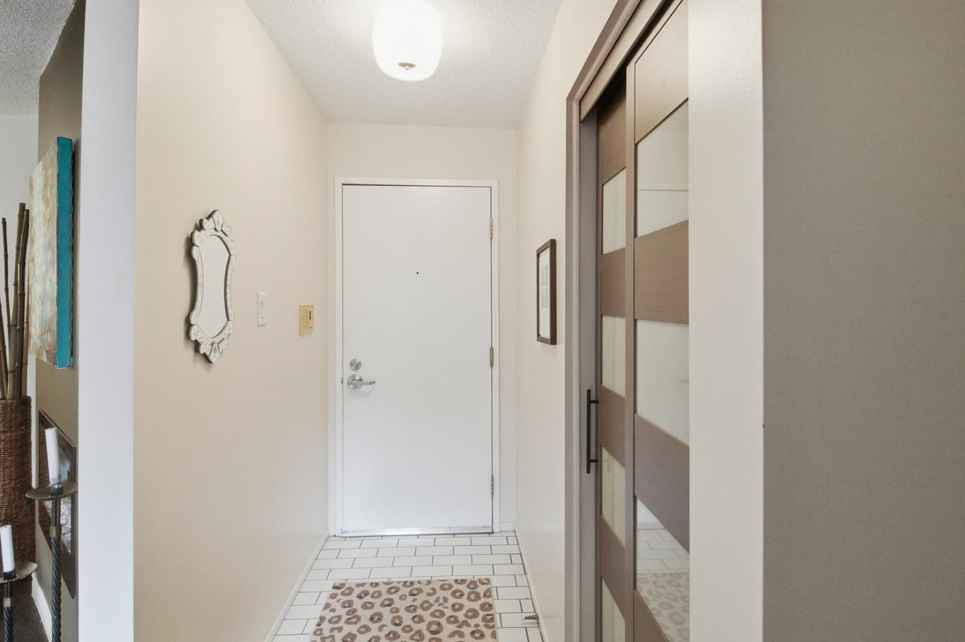 Hall - 4-20 Rue Normand, Gatineau (Hull), QC - Indoor Photo Showing Other Room