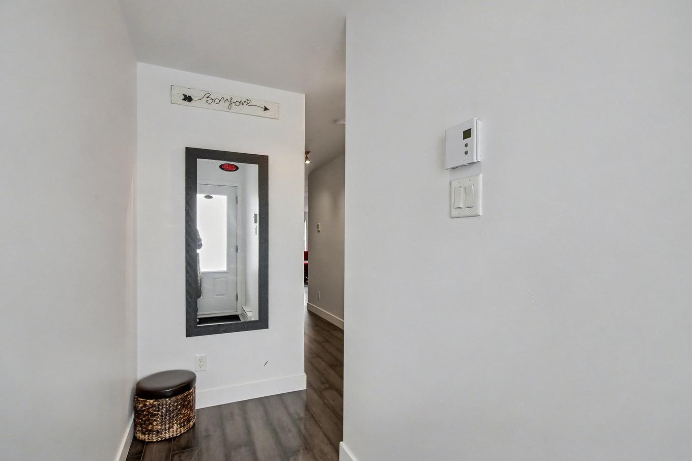 Corridor - 2-772 Rue De La Volière, Granby, QC - Photo Showing Other Room